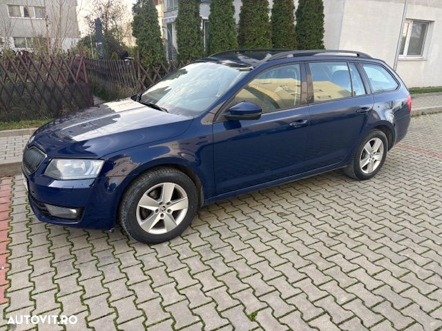 Skoda Octavia Combi Diesel 2.0 TDI Style - 3