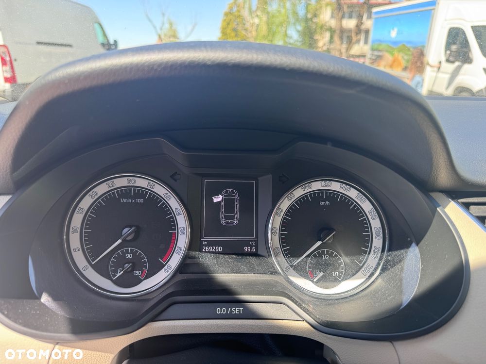 Skoda Octavia 2.0 TDI Style DSG - 6