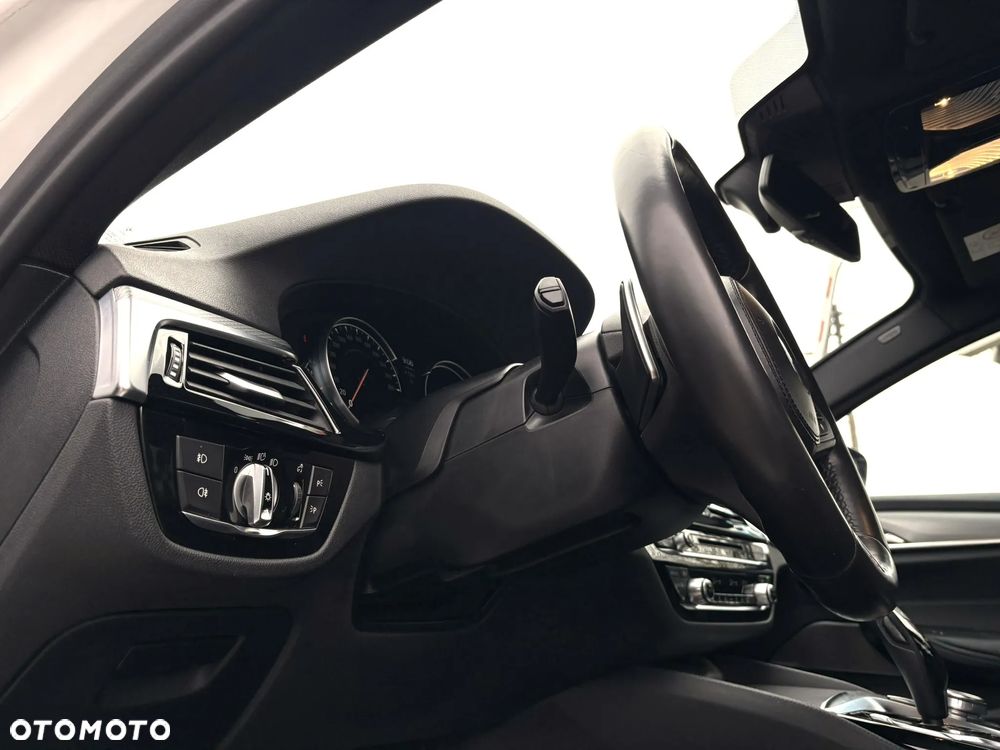 BMW Seria 5 530d xDrive M Sport sport - 11