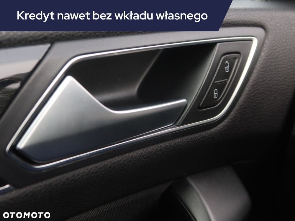 Volkswagen Touran - 22