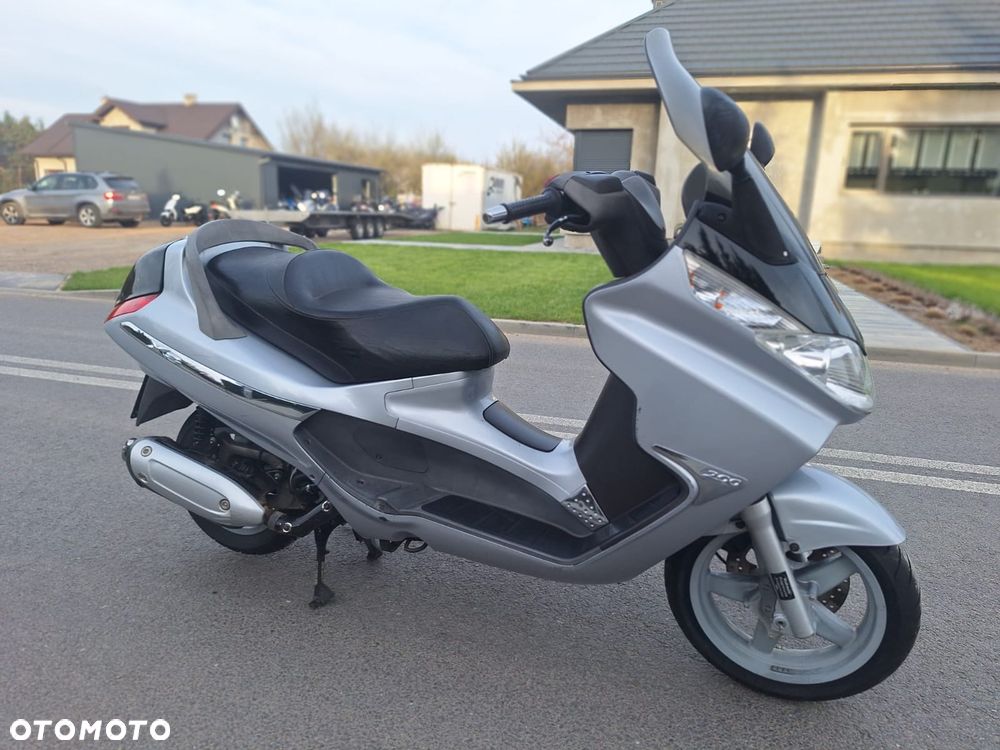 Piaggio X8 - 2