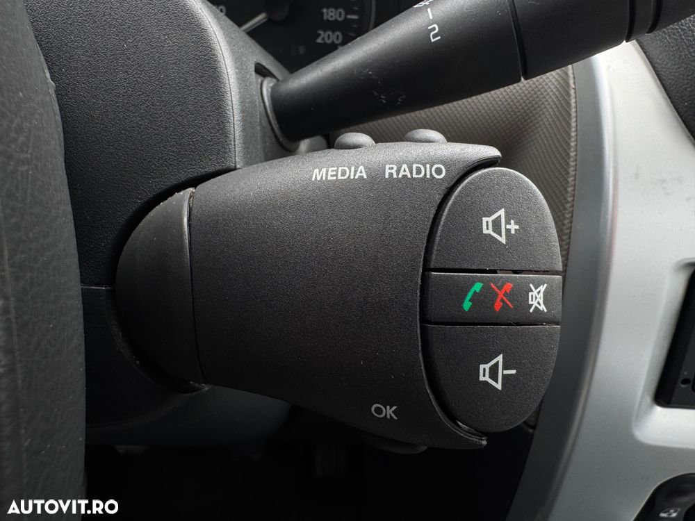 Dacia Logan 1.5 dCi Prestige - 17