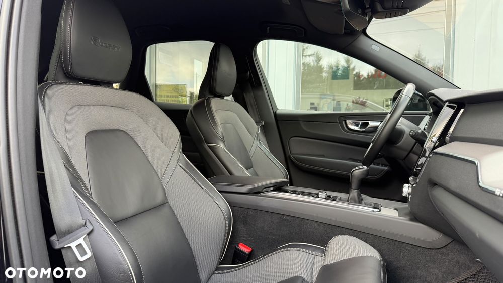 Volvo XC 60 D4 RDesign - 25