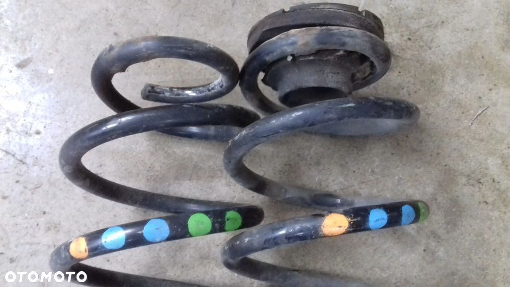 sprężyna tył tylna kombi Fabia II 1.6 TDI CAYC - 4