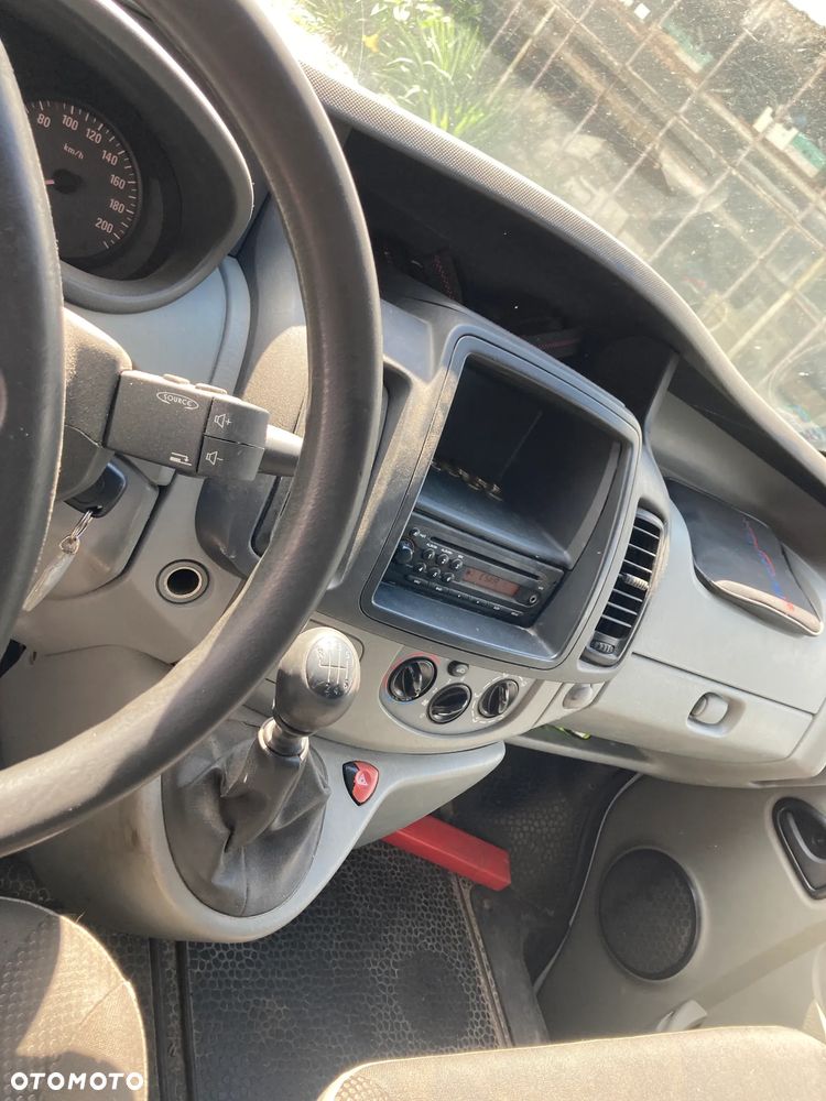Opel Vivaro - 12