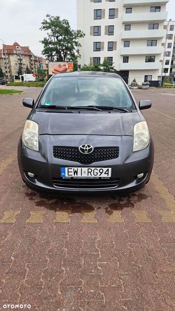 Toyota Yaris - 1