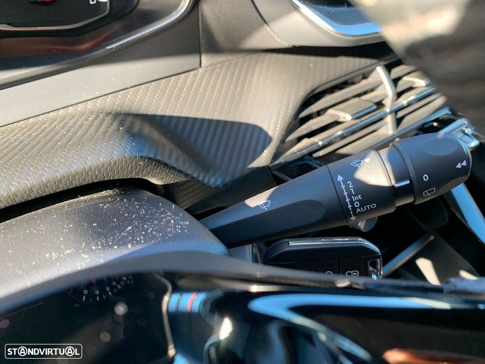 Peugeot 2008 1.2 PureTech Allure - 38