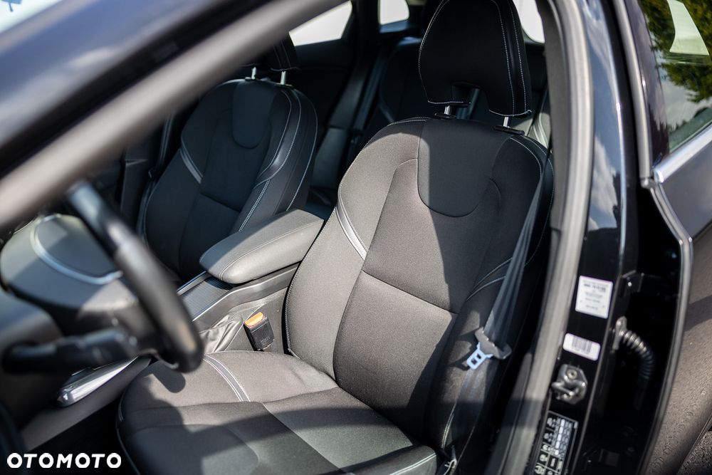 Volvo V40 T3 Momentum - 19