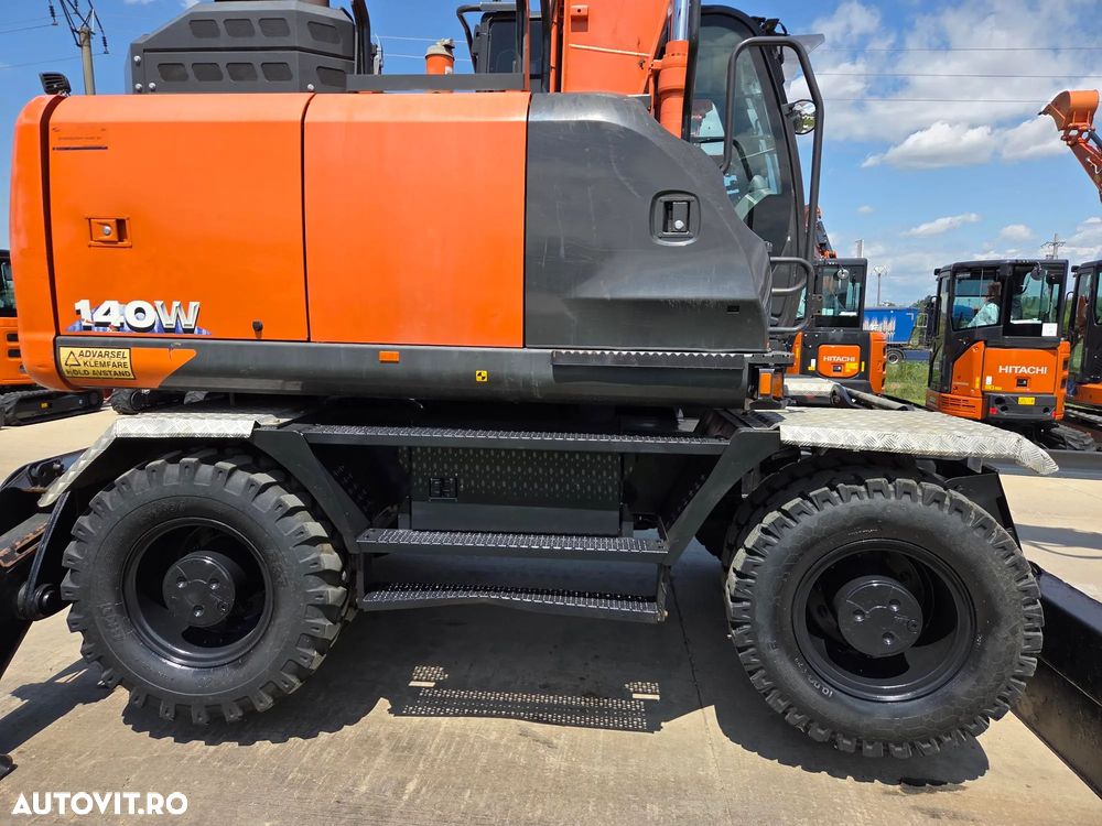 Hitachi ZX140W-6, 2019, 5.549h, 17.1t, cupa NOUA 1,3m latime, LAMA+CALE, consum mediu 8,3l/h, revizii efectuate, Ad sapare 6m, ridica 7t, avertizare antirasturnare, inst picon si inst rotire pe brate, STARE FOARTE BUNA, posibil leasing,PROMOTIE 89.900Eur+Tva - 22