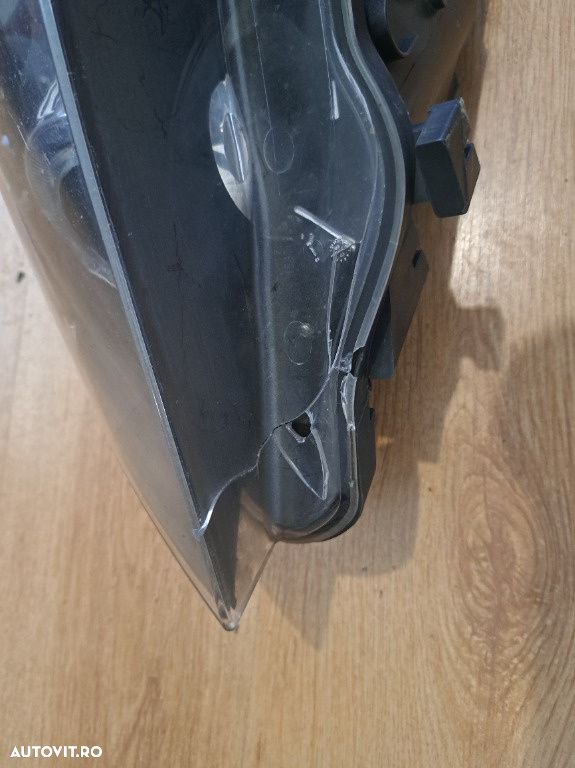 Far Stânga BMW Seria 5 E60 E61 LCI (Facelift) – Original HELLA – Bi-Xenon Standard – Sticlă Spartă - 2