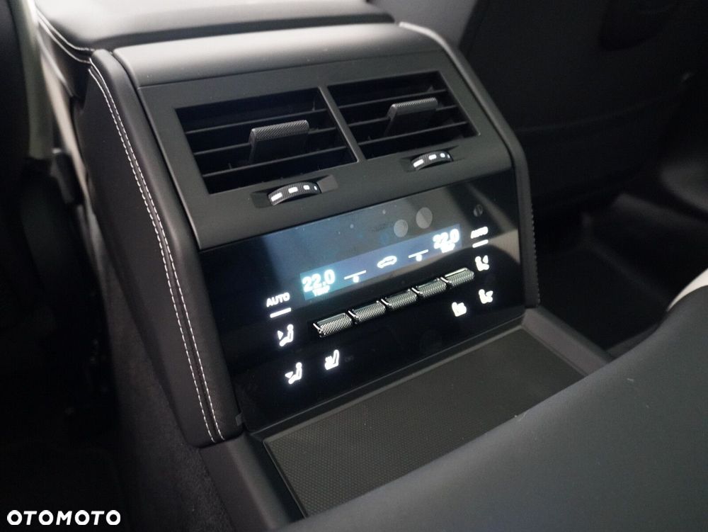 Porsche Panamera 4 E-Hybrid PHEV - 35