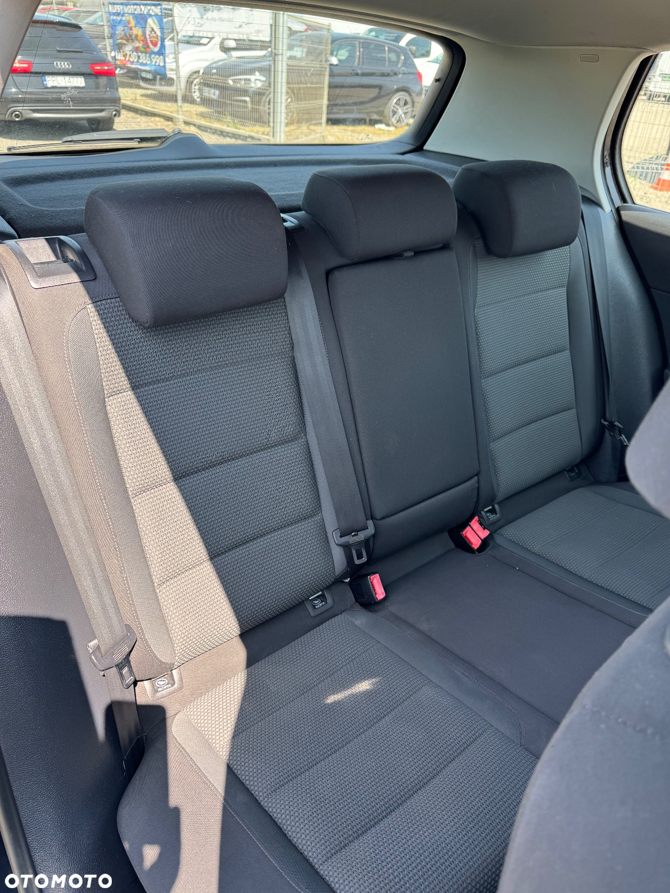 Volkswagen Golf 1.6 TDI DPF BlueMotion Technology Comfortline - 13
