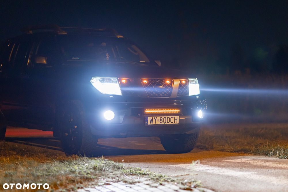 Nissan Navara 2.5 TDi Sport / LE - 10