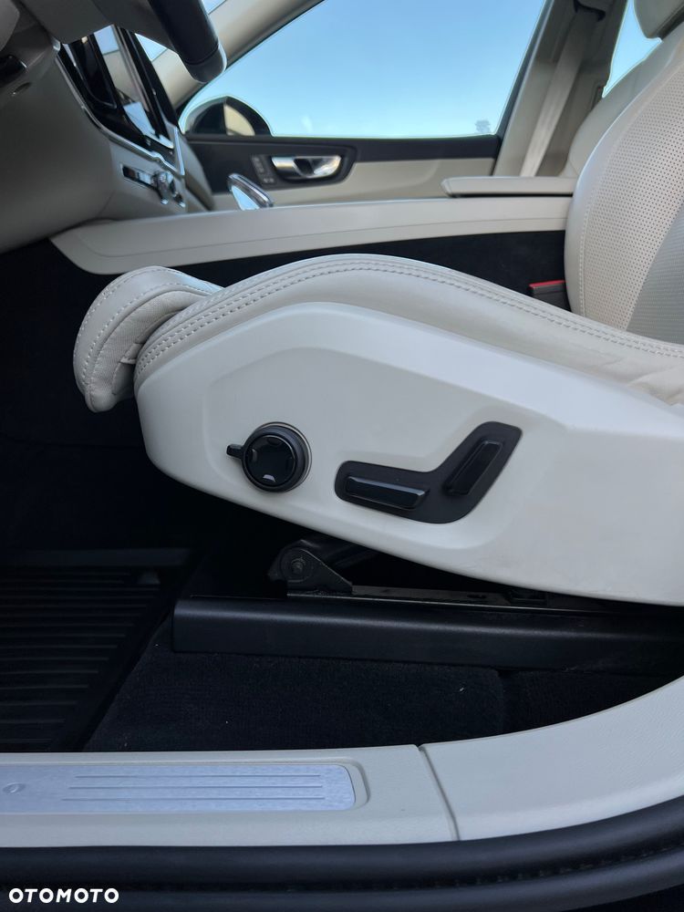 Volvo XC 60 B5 B AWD Inscription - 18