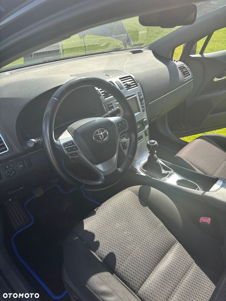 Toyota Avensis - 4