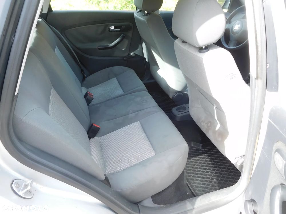 Seat Ibiza 1.4 16V Reference - 8