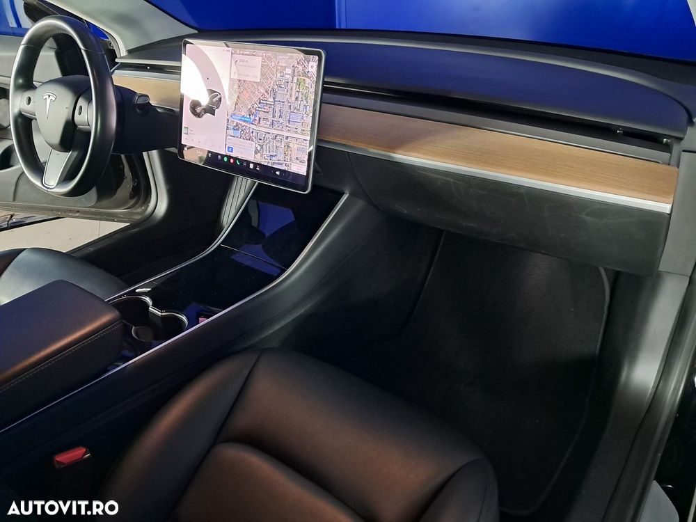 Tesla Model 3 - 15