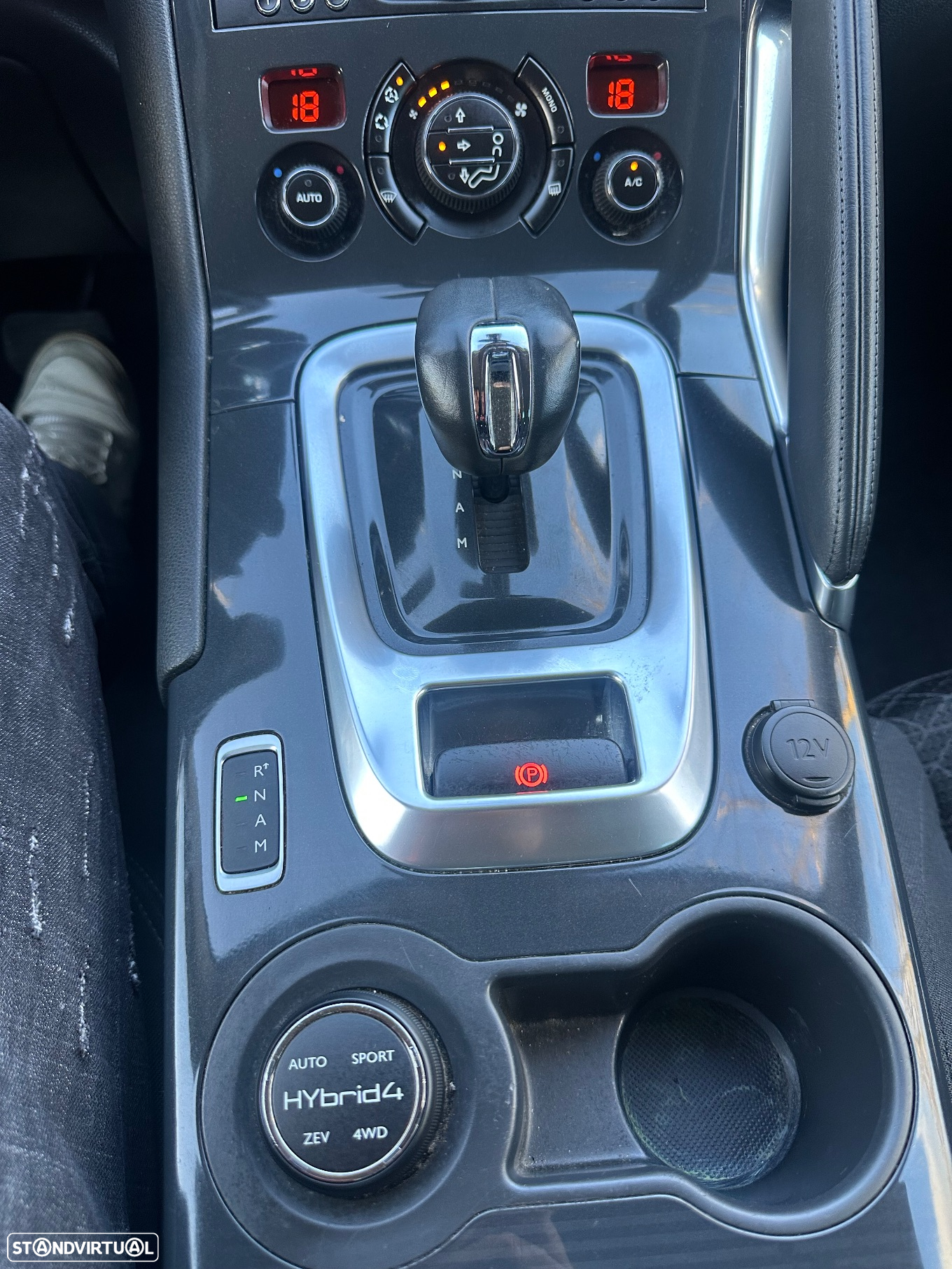 Peugeot 3008 2.0 HDi Hybrid4 99g - 26