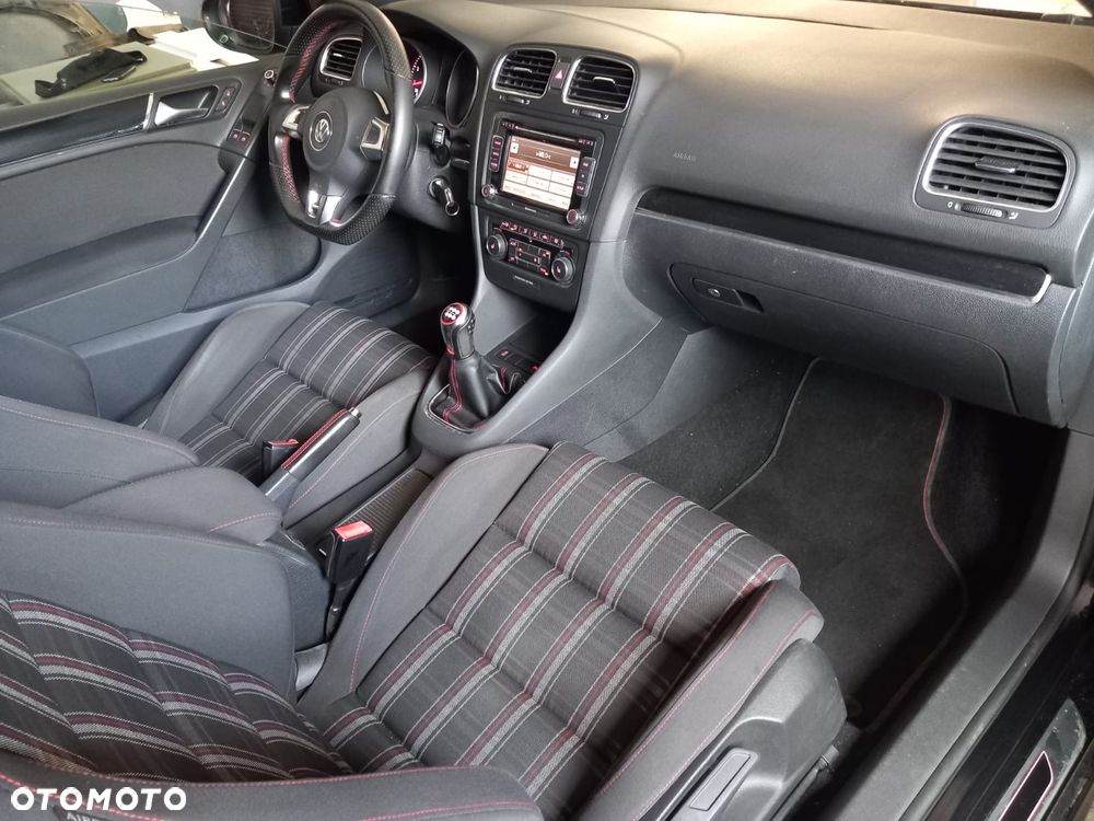 Volkswagen Golf - 29
