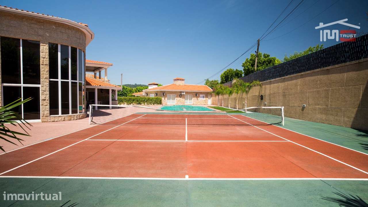 PROPRIEDADE EXCLUSIVA COM PISCINA, CAMPO DE TÉNIS E CASA DE HÓSPEDE... - Grande imagem: 4/40