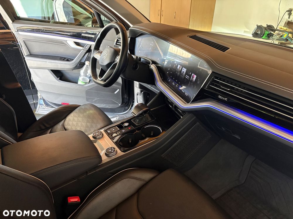 Volkswagen Touareg 3.0 V6 TDI SCR 4Mot R-Line - 11