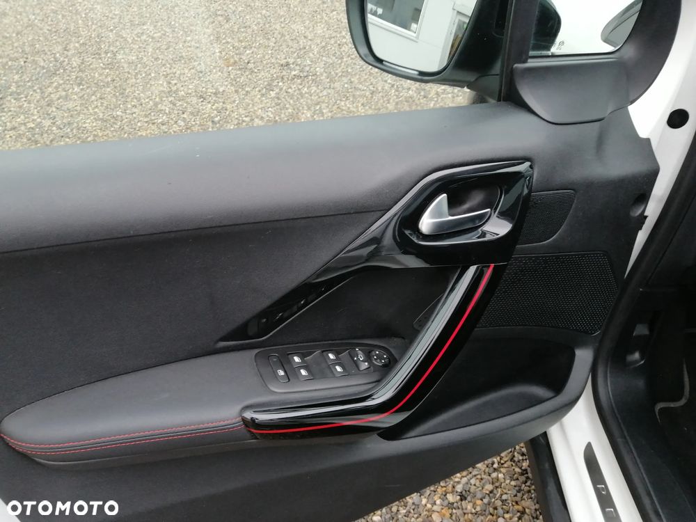 Peugeot 2008 PureTech 110 Stop&Start EAT6 GT-Line Edition - 9