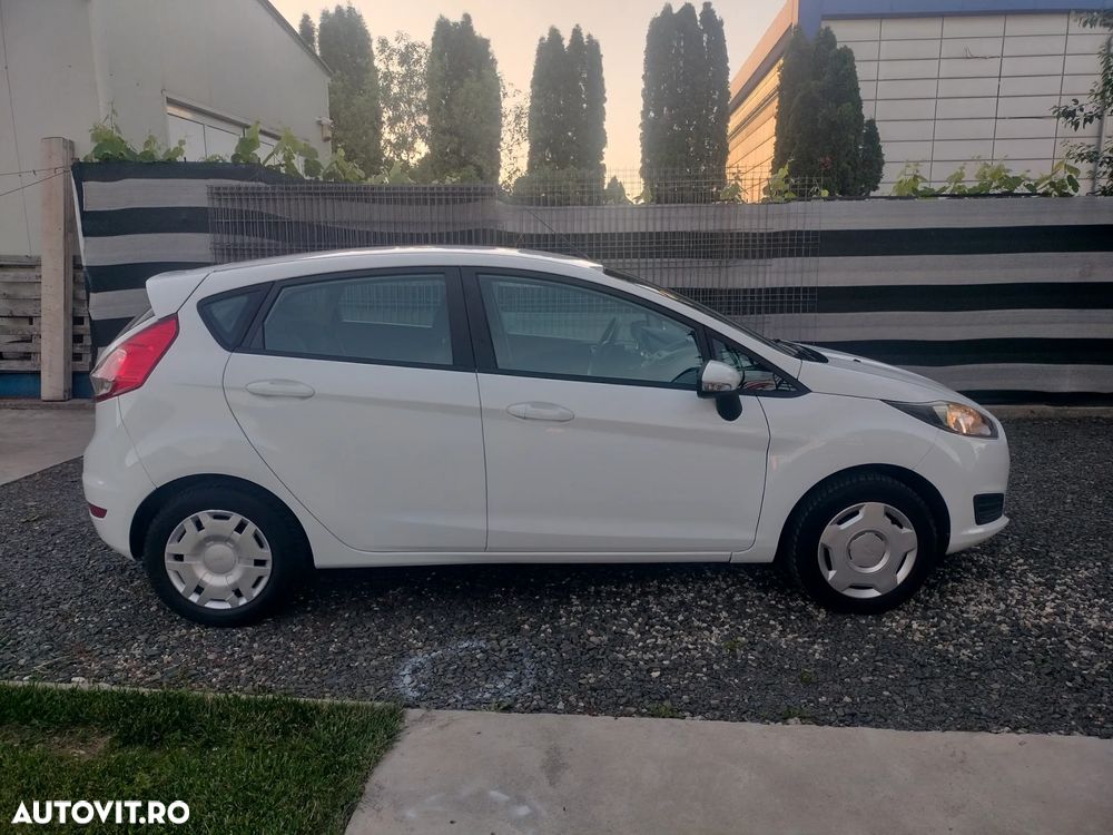 Ford Fiesta - 25