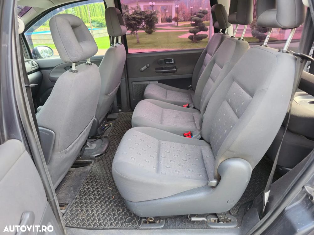 Volkswagen Sharan 1.9 TDI Comfortline Family - 17