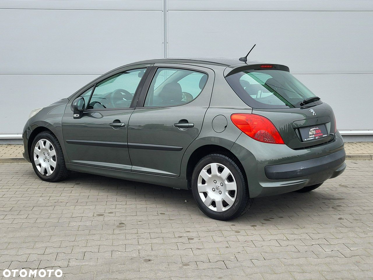 Peugeot 207 - 18
