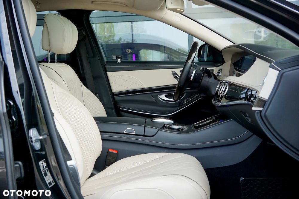 Mercedes-Benz Klasa S 560 4-Matic L 9G-TRONIC - 25