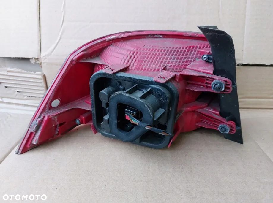 Lampa prawa lewa tylna prawy lewy tył Volkswagen Passat B7 sedan - 5