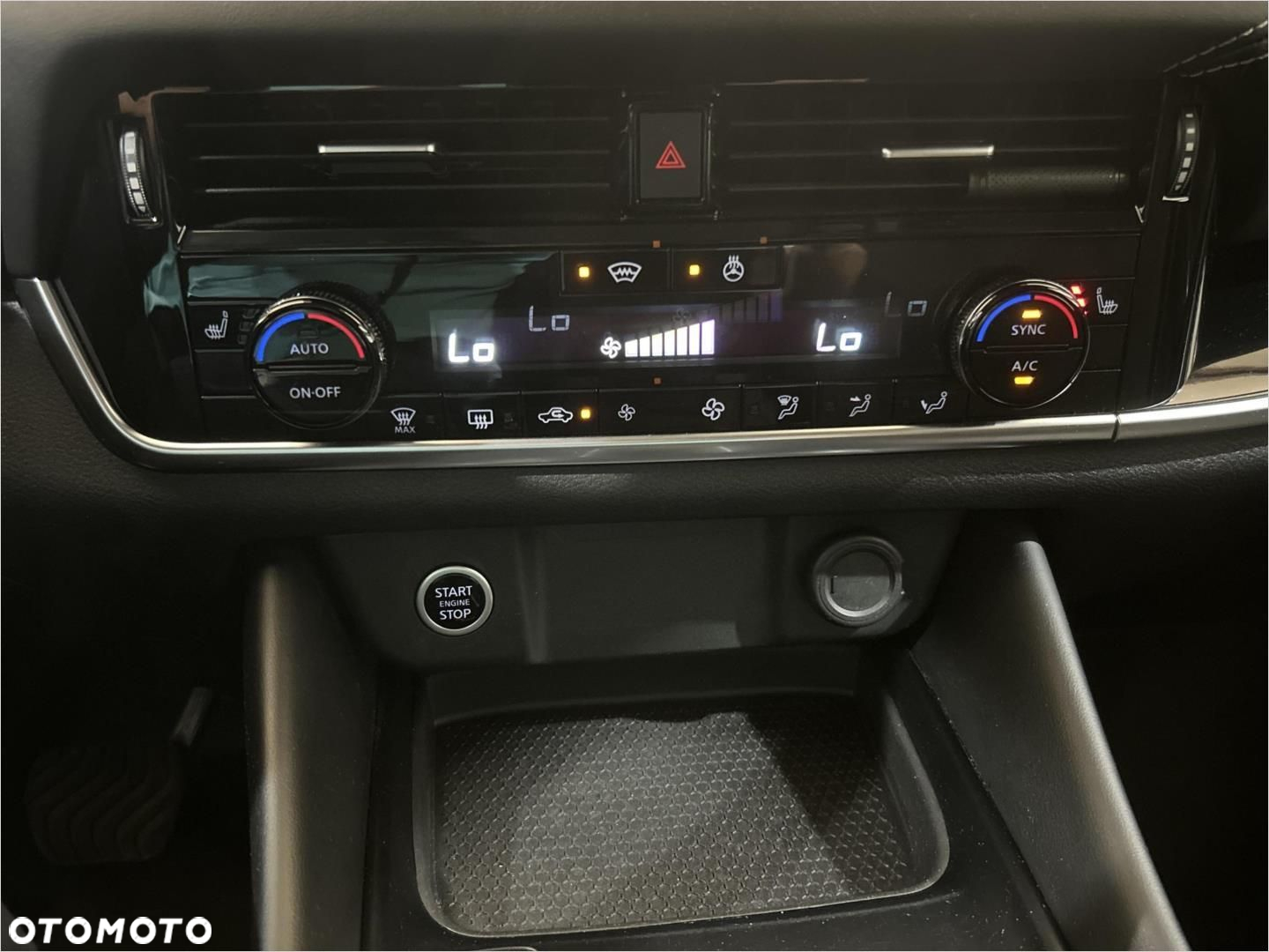 Nissan Qashqai 1.3 DIG-T mHEV N-Connecta Xtronic - 17