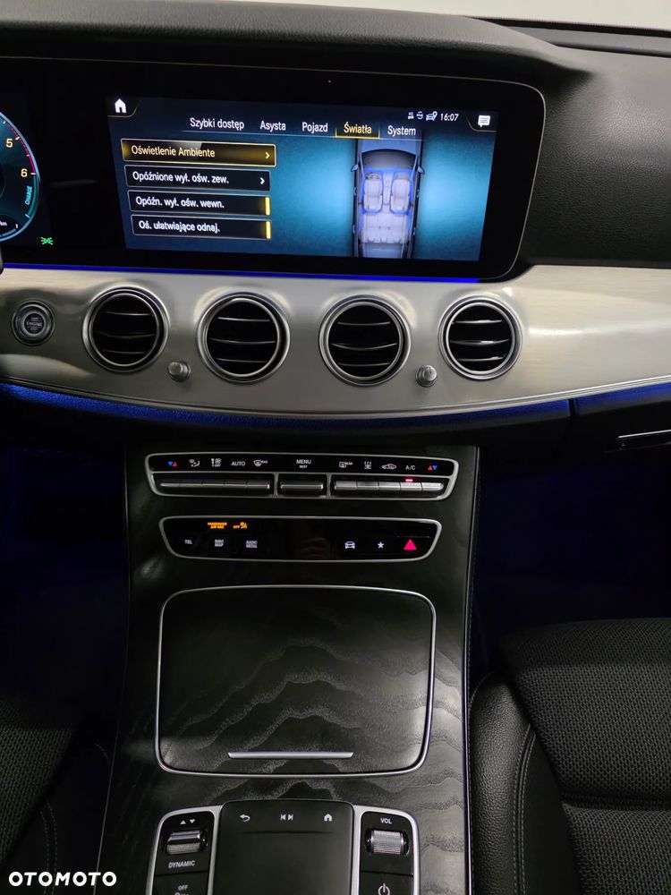 Mercedes-Benz Klasa E 300 de 4-Matic Exclusive - 11