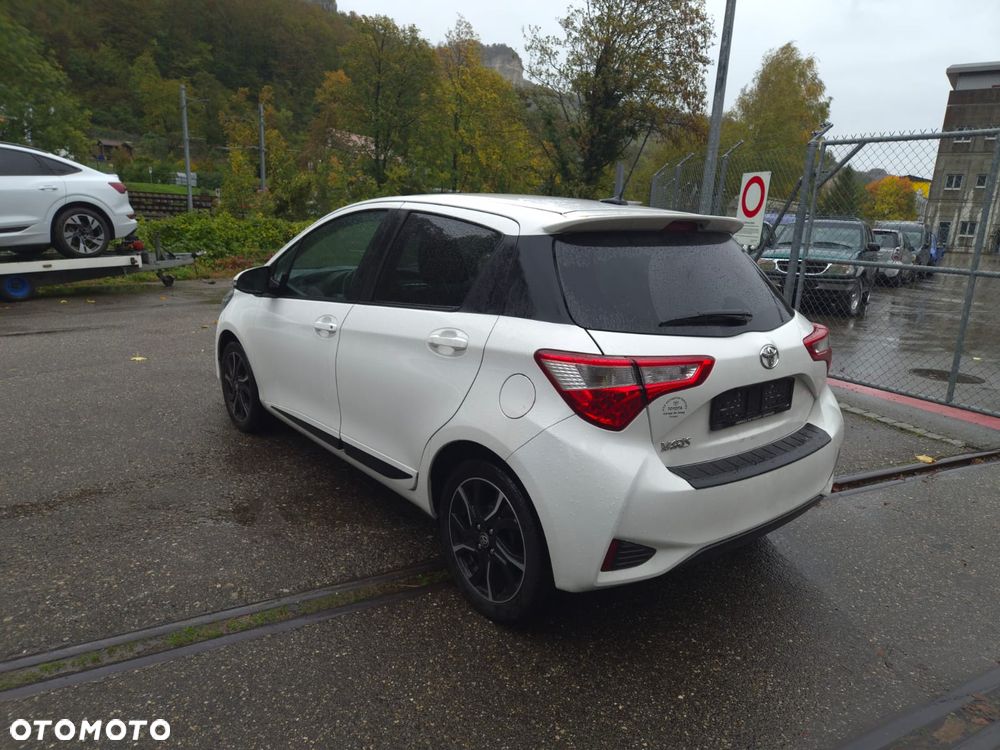 Toyota Yaris 2017 photo 4