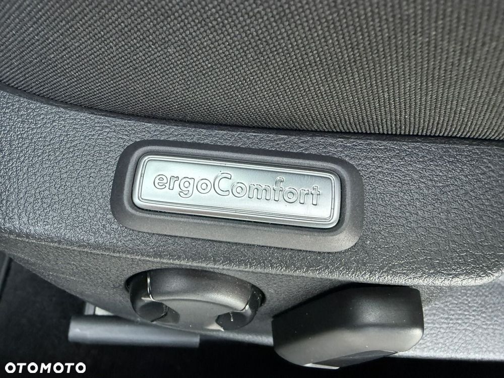 Volkswagen Passat - 18