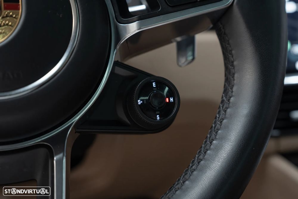 Porsche Cayenne Coupé E-Hybrid - 32