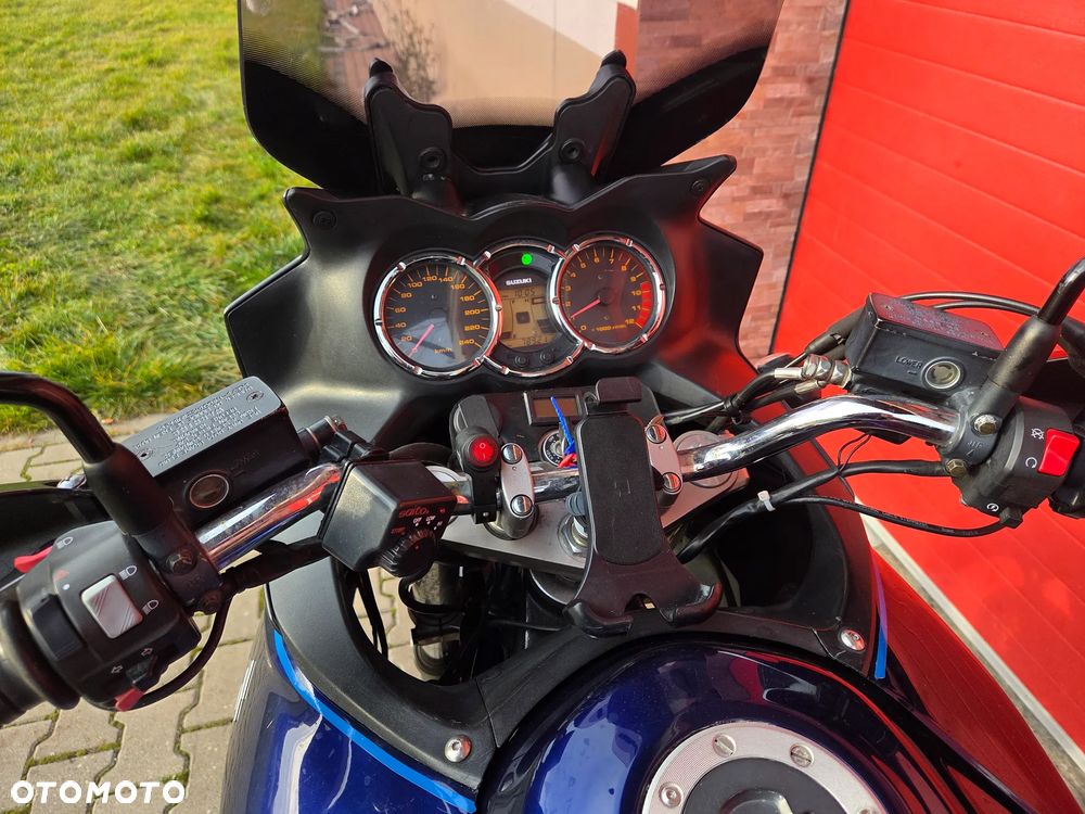 Suzuki V-STROM - 11