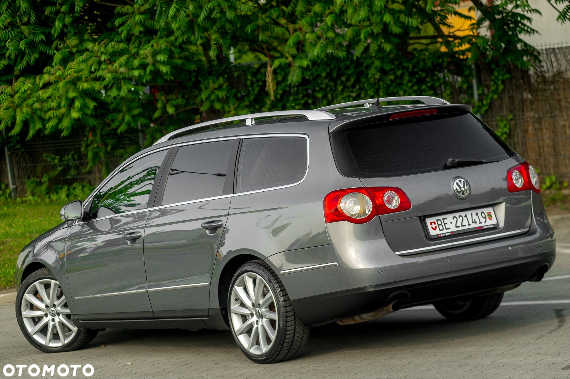 Volkswagen Passat - 12