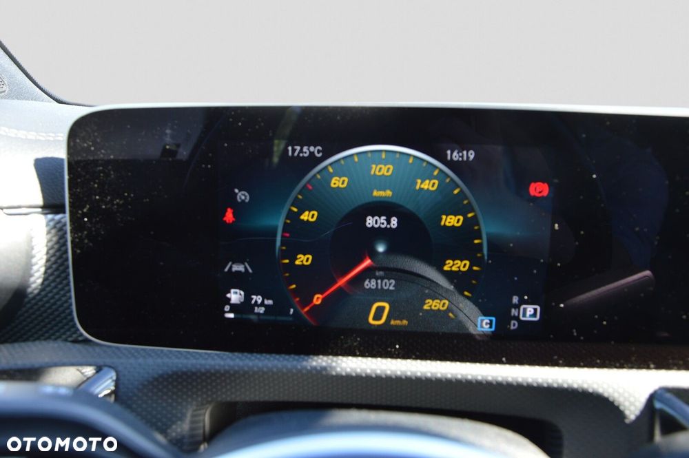 Mercedes-Benz CLA 180 Progressive 7G-DCT - 13