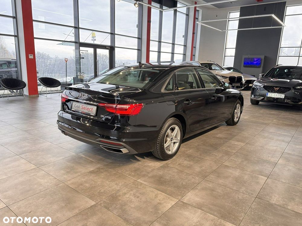 Audi A4 Limousine - 9