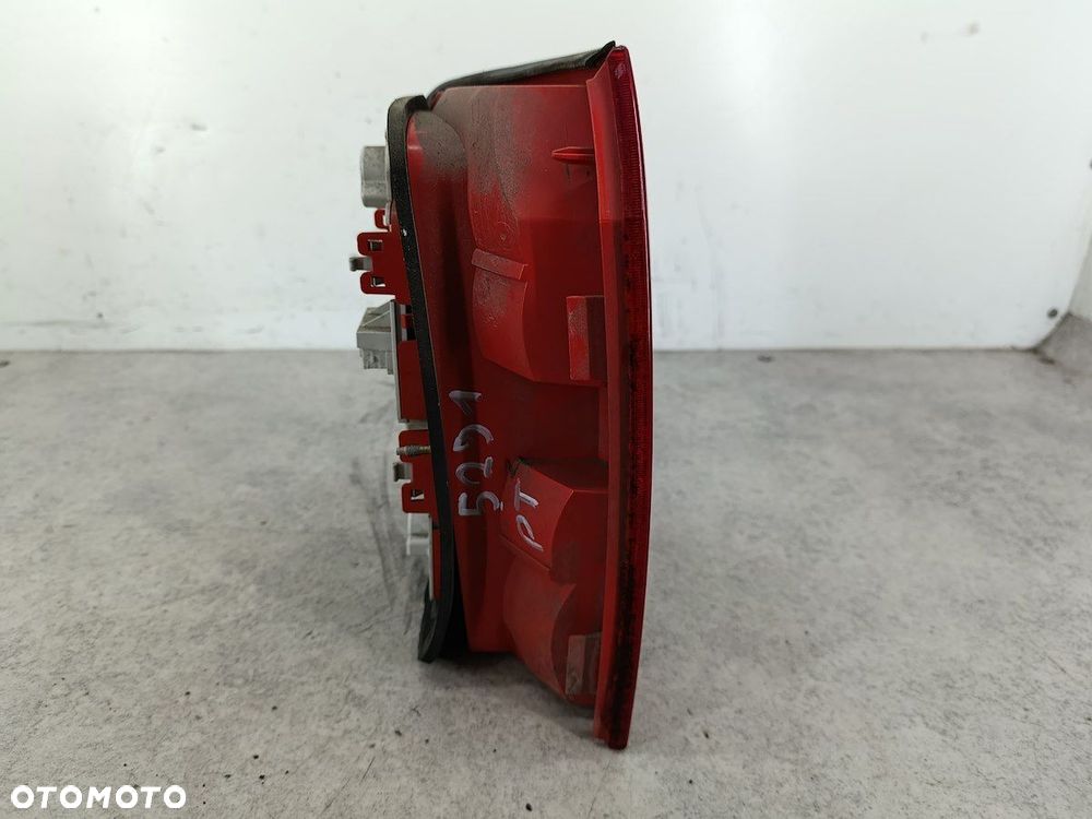 LAMPA TYLNA PRAWA AUDI A2 8Z 8Z0945096 286602 HATCHBACK - 5