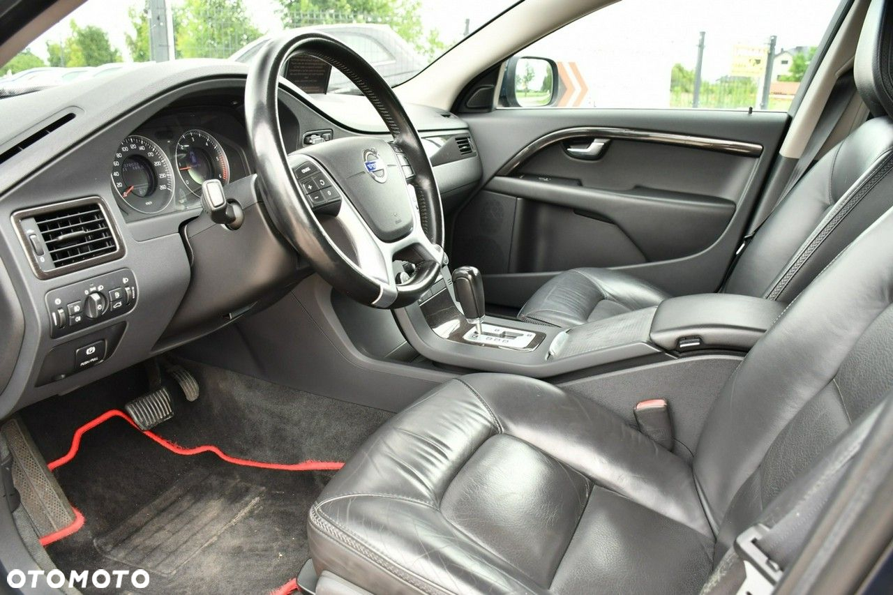 Volvo XC 70 2.4D Momentum - 29