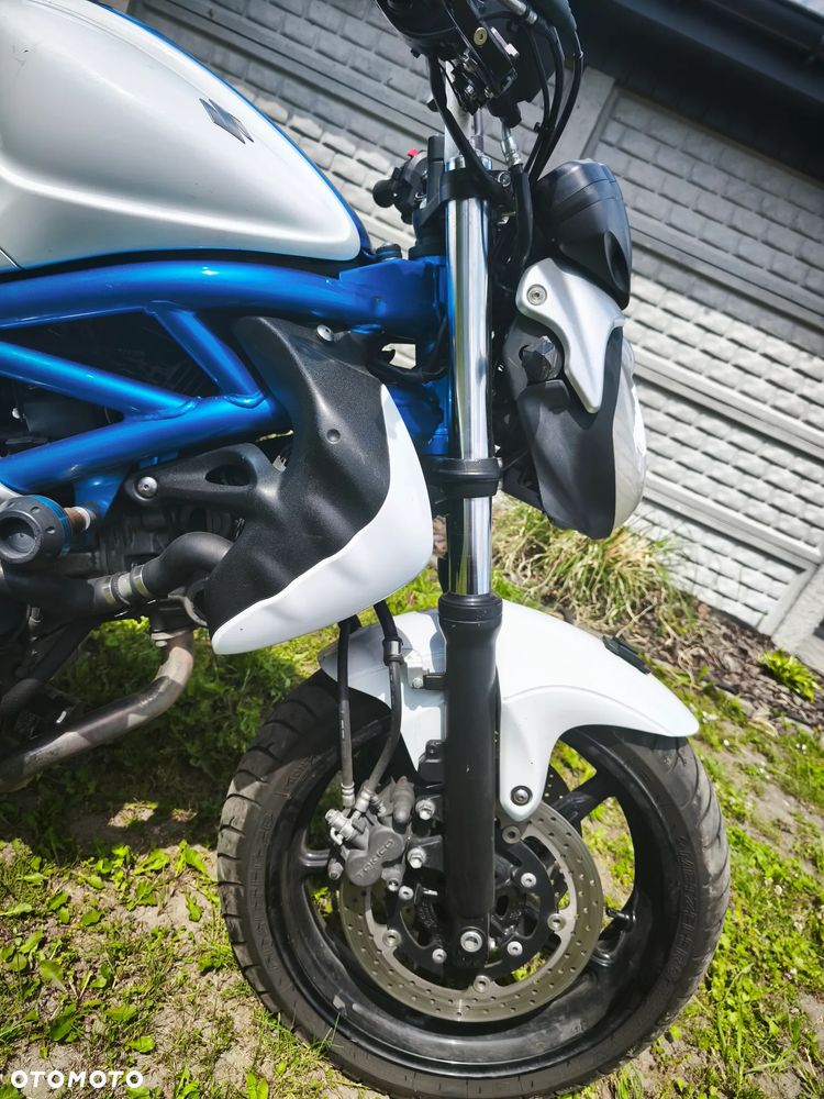 Suzuki Gladius - 3