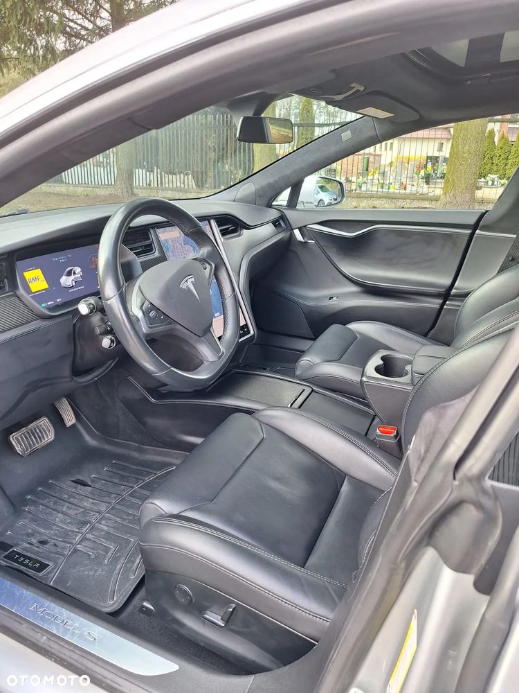 Tesla Model S - 9