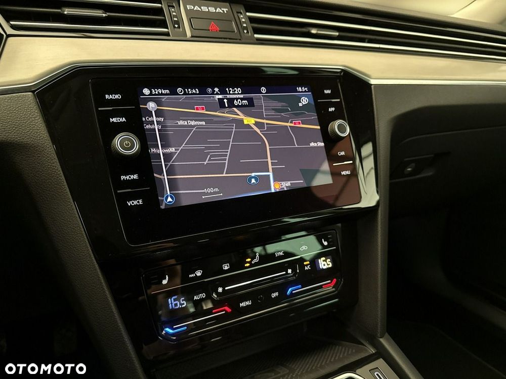 Volkswagen Passat - 25