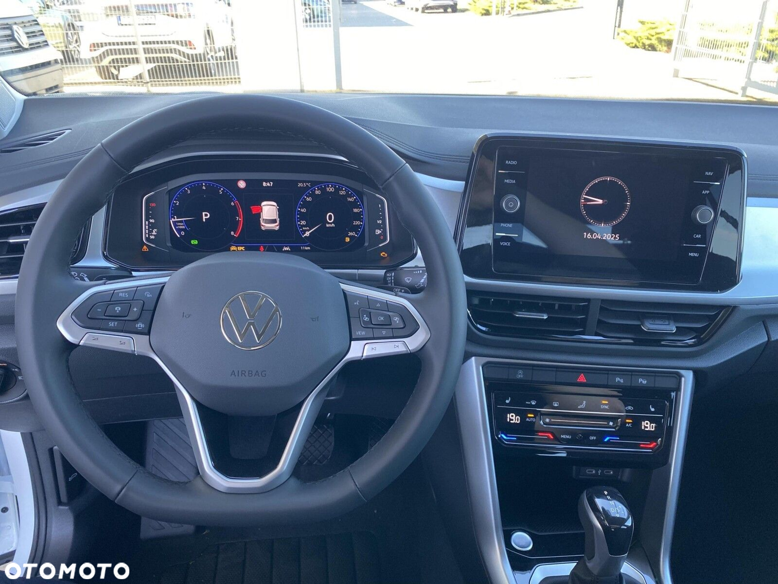 Volkswagen T-Roc - 13