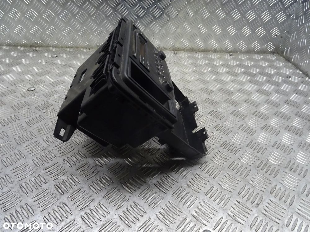 VOLVO XC70 01-07 2.5T 210KM RADIOODTWARZACZ 30745812-1 - 3