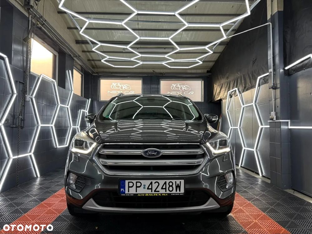 Ford Kuga 1.5 EcoBoost 2x4 Titanium - 6