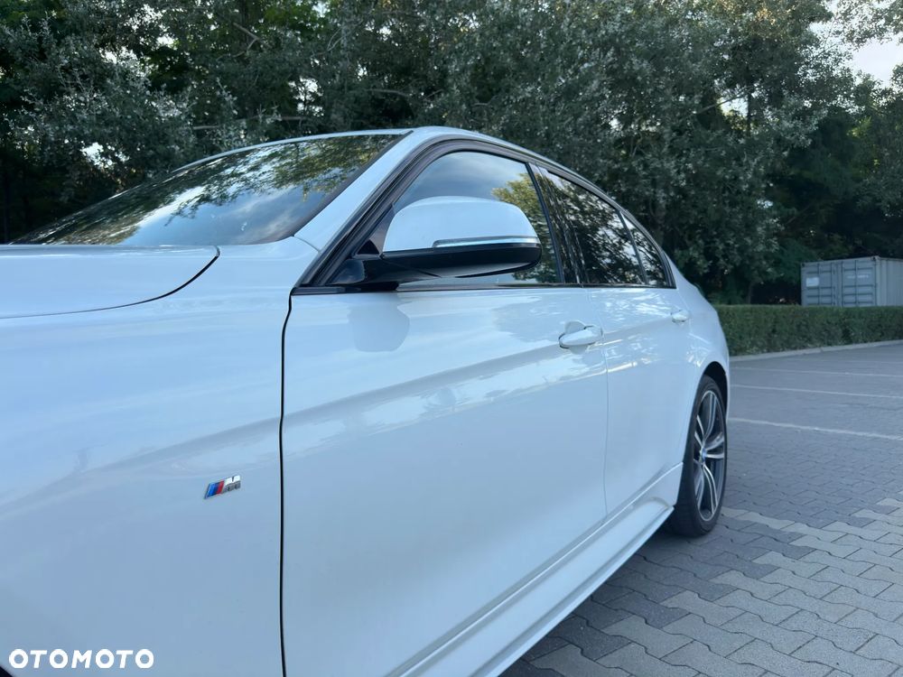 BMW Seria 3 330i xDrive M Sport Sport - 9