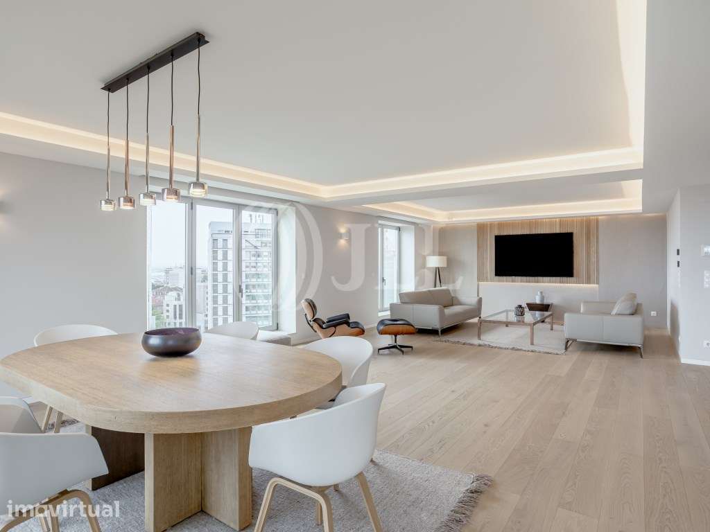 Apartamento T3 remodelado, nas Amoreiras, em Lisboa - Grande imagem: 2/32